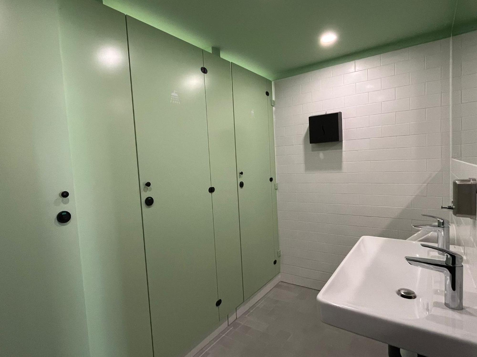 Izy Stay Hostel Bratislava Exterior foto