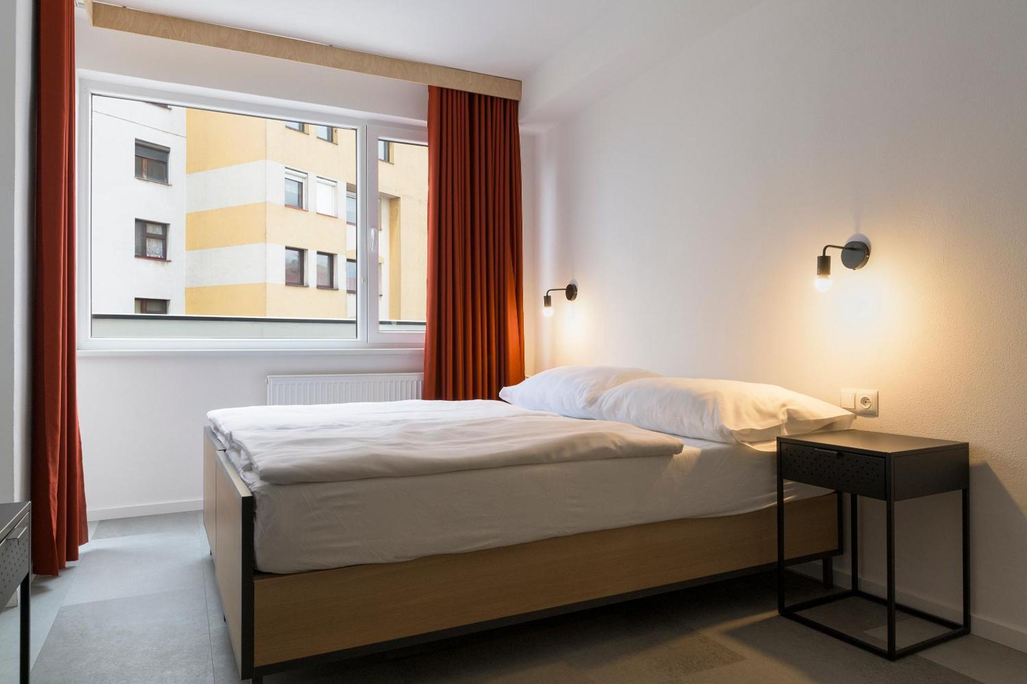 Izy Stay Hostel Bratislava Exterior foto