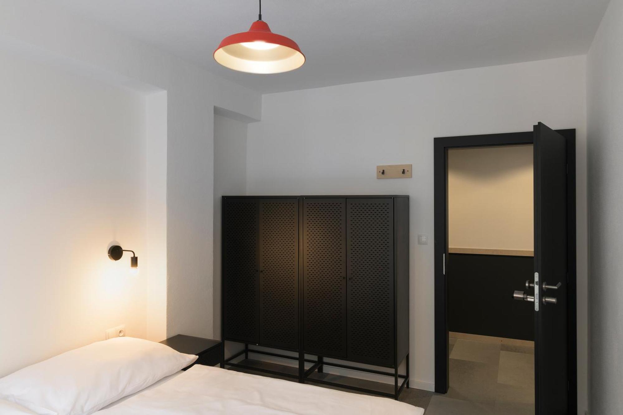 Izy Stay Hostel Bratislava Exterior foto